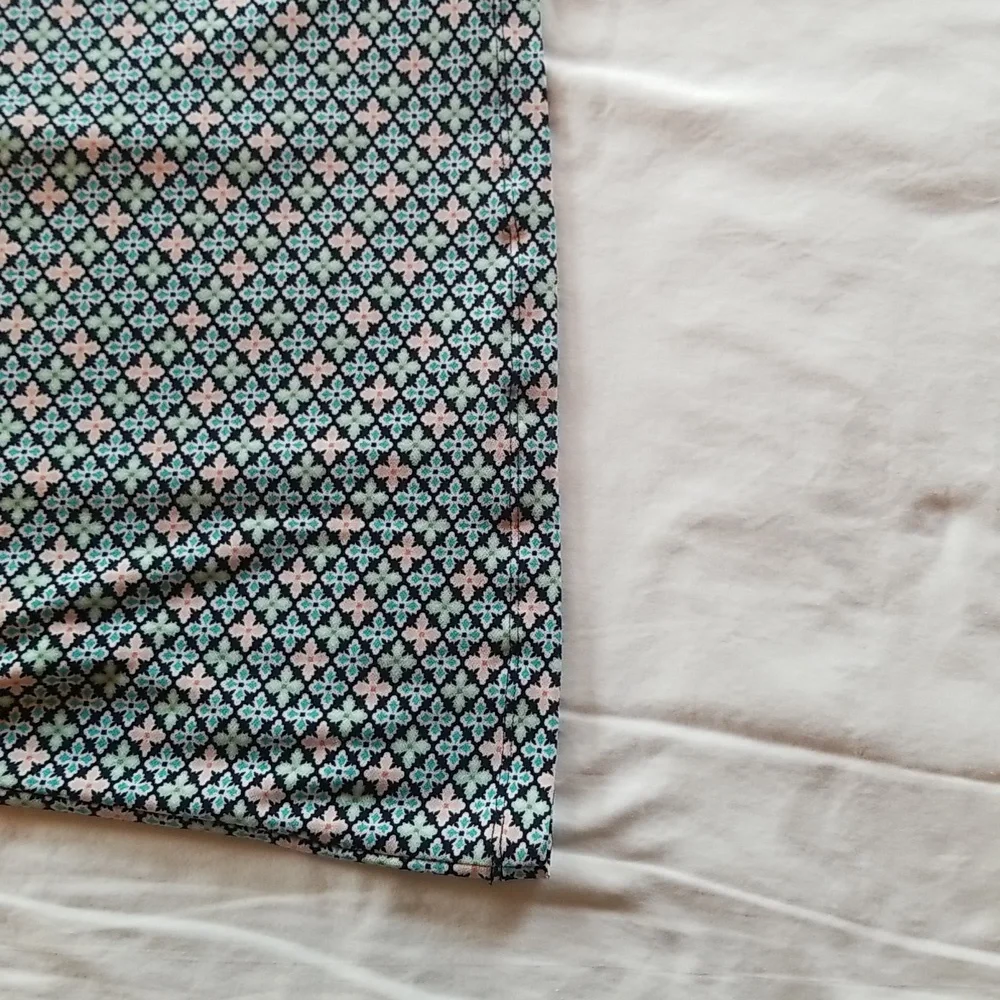 Talbots Blue, Green, and Pink Sleeveless Patterned Top, Size M, Worn Twice - Picture 8 of 8